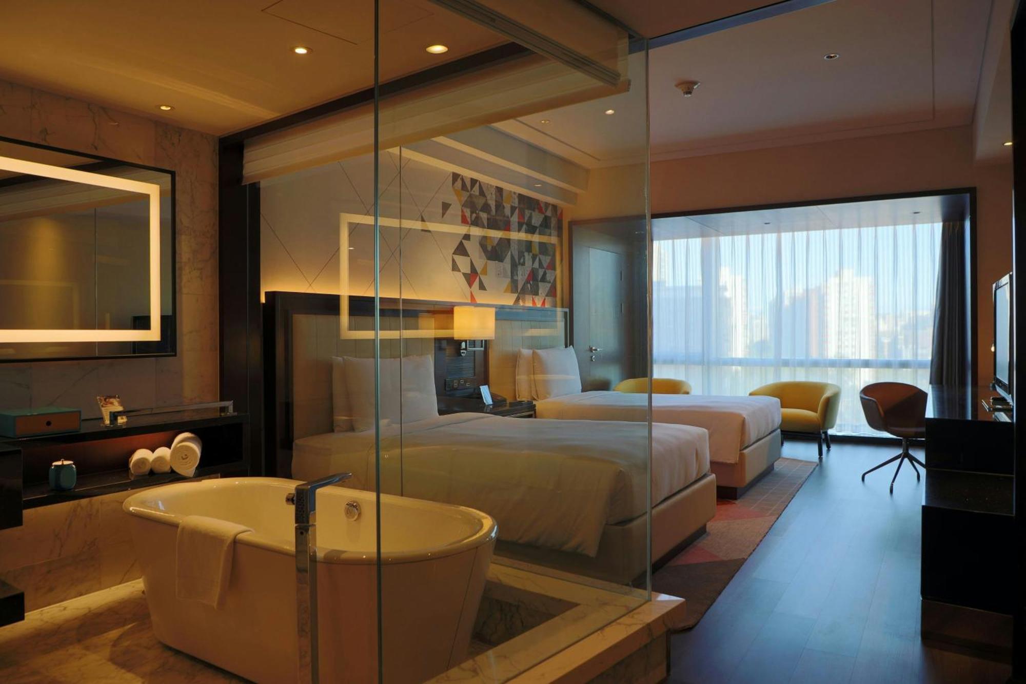 Renaissance Beijing Capital Hotel Екстериор снимка
