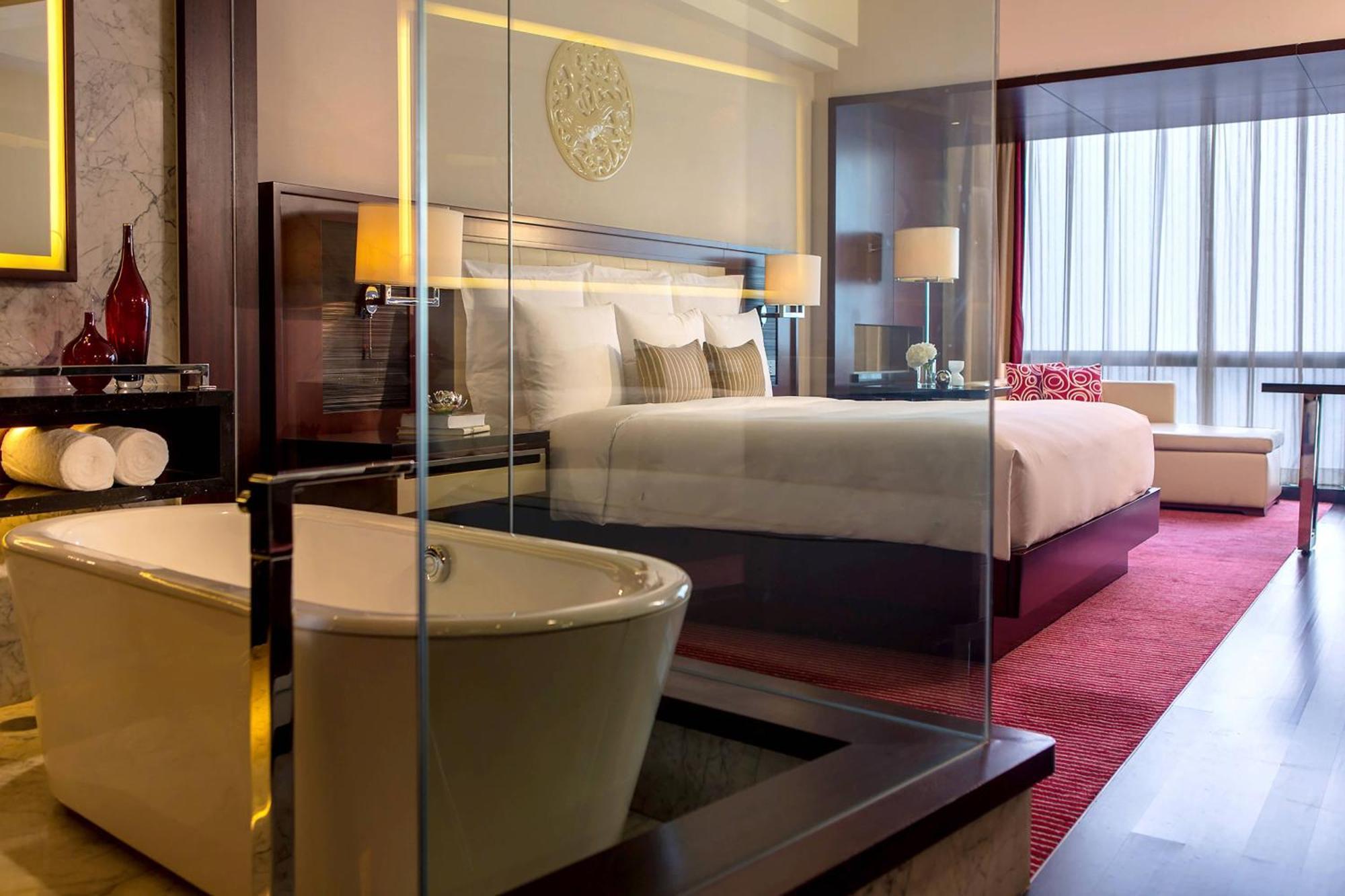 Renaissance Beijing Capital Hotel Екстериор снимка