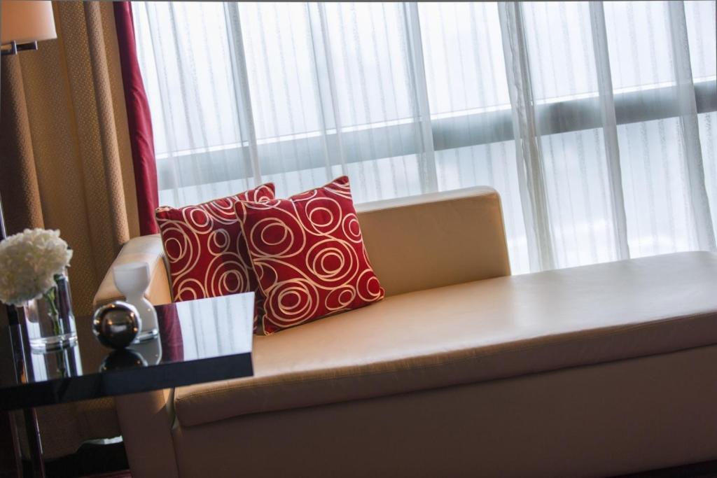 Renaissance Beijing Capital Hotel Екстериор снимка